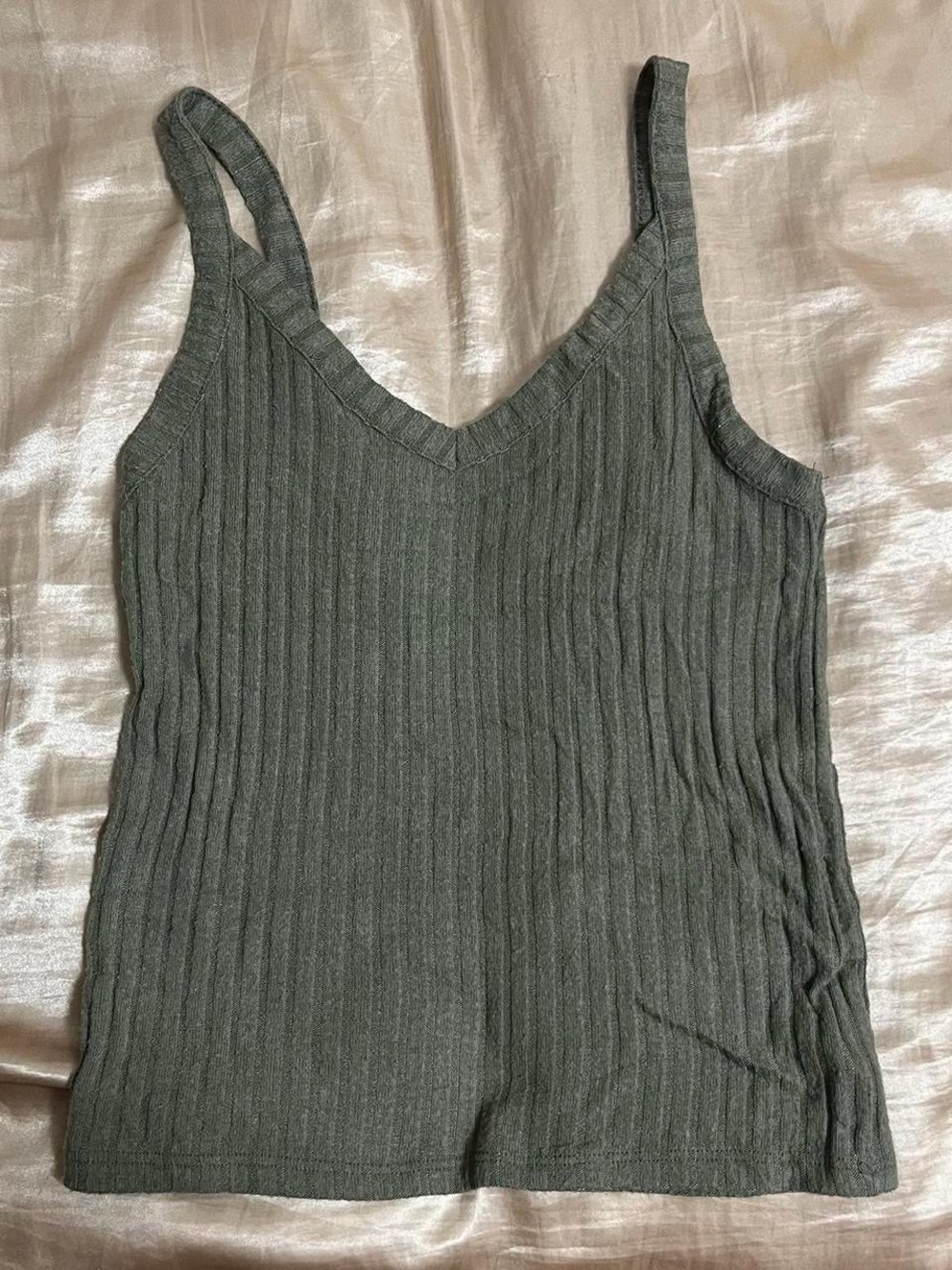 ੈ✩‧₊˚ ruched v neck american eagle tank top
